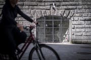 In den Hiltibold-Vitrinen an der Goliathgasse eröffnet in der Regel jeden Monat eine neue Ausstellung. (Bild: Benjamin Manser)
