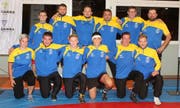 Von hinten links: Simon Gerig, Nicolas Christen, Andy Murer, Michael Jauch, Tanguy Darbellay und Richi Gisler (Coach); vorne links: Cornelia Kieliger (Masseurin), Renato Kempf, Thomas Epp, Sven Epp, Kim Besse und Sven Gamma.Bild: Sven Epp
