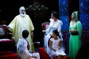 In unvergleichlich kleinen Opernhaus wird präzis und motiviert gespielt und gesungen. (Bild: Donato Caspari (Märstetten, 29. August 2019))