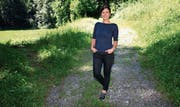 Petra Vetsch hält sich gerne in der Natur auf, etwa mit Fahrradfahren, Laufen oder Schneewandern. Bild: PD