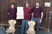 Die erfolgreichen Flüeler Handholzer: Margrit Ziegler-Herger, Jakob Herger senior und Kobi Herger junior (von links). Bild: PD