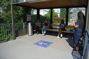 Herisau macht fünf seiner Bushäuschen rauchfrei. (Bild: Karin Erni)