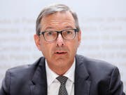 Die Sicherheitspolitische Kommission des Ständerates befürwortet den Kauf neuer Kampfflugzeuge für 6 Milliarden Franken. Umstritten ist die Frage der Offset-Geschäfte, wie Kommissionspräsident Josef Dittli (FDP/UR) sagte. (Bild: KEYSTONE/PETER KLAUNZER)