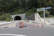 Die Axenstrasse ist seit zwei Monaten ab dem Kreisel Flüelen gesperrt. (Bild: Florian Arnold, 31. Juli 2019)