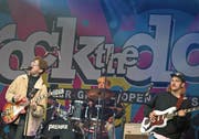 War letztes Jahr am Rock the Docks: Die Band Cabinets.Bild: Maria Schmid (Zug, 1. September 2018)
