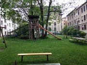 Das Wiesli des Museumsquartiers an der Hadwigstrasse. Die Pensionskasse des Kantons will auf dem vorderen Teil Alterswohnungen bauen, das Quartier will die ganze Wiese frei halten. (Bild: Reto Voneschen - 29. Mai 2019)