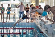 Start zu einem Lauf der Schul-Schwimm-Meisterschaft «De Gallusfisch» im Herbst 2018. (Bild: Michel Canonica - 26. September 2018)