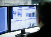 Die Zuger Kandidatinnen und Kandidaten für die eidgenössischen Wahlen im Herbst präsentieren sich auf Facebook mannigfaltig. Bild: Stefan Kaiser (Zug, 30. August 2019)