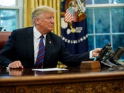 Ein Telefongespräch von US-Präsident Donald Trump mit einem ausländischen Führer alarmierte die US-Geheimdienste. (Bild: KEYSTONE/AP/EVAN VUCCI)