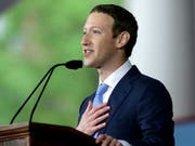 «Gut und konstruktiv»: Facebook-Gründer Mark Zuckerberg traf am Donnerstag US-Präsident Donald Trump. (Bild: KEYSTONE/AP/STEVEN SENNE)
