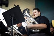 Das World Band Festival wurde vor dem KKL eröffnet. Hier ein Musiker der Black Dyke Band aus England. (Bilder: Jakob Ineichen, 21. September 2019)