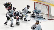 Mal für Mal kommen die Herisauer, hier James Bommeli, nicht an Pikes-Goalie Michal Chmel vorbei. (Bild: Lukas Pfiffner)