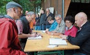 Von links: Stefan Hatt, Stefan Staubli, Rolf Fankhauser, Alain Morier, Marlise Villiger, Stefan Schumacher. (Bild: Eddy Schambron)