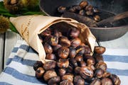 Wärmend und gesund - eine Portion «heissi Marroni» wie man sie mag. (Bild: Getty)