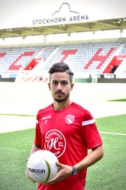 Miguel Castroman posiert in den Farben rot und weiss. Diese will er in den nächsten drei Jahren verteidigen, egal, wie der Gegner heisst. (Bild: Alessandro Crippa)