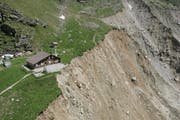 Weil sich der Grindelwaldgletscher zurückbildet, rutschte der Hang bei der Stieregghütte 2005 ab. (Bild: Keystone)