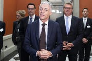 Und das Buch? Bundesanwalt Michael Lauber am Mittwoch nach seiner Wiederwahl in Bern. (Peter Schneider/Keystone)