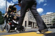 Familie und Beruf ist nicht vereinbar. Es lässt sich höchstens organisieren. (Bild: Keystone/Martin Ruetschi)
