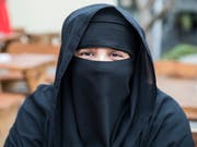 Der Ständerat empfiehlt die Volksinitiative für ein Verhüllungsverbot zur Ablehnung. (Bild: KEYSTONE/PETER KLAUNZER)