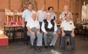 Jassleiter Albert Walker mit den erfolgreichen Jassern Luzia Sigirist, Marie Planzer, Rosmarie Gisler (hinten von links), Alois Ulrich, Mario Infanger und Gottlieb Aschwanden (vorne von links). (Bild: PD)