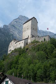 Das Schloss Sargans mit dem imposanten Bergfried ist das Wahrzeichen des gleichnamigen Städtchens. (Bilder: Tim Frei)