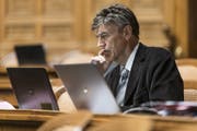 Mit Drogen und Kokain im Bundeshaus unterwegs: Der Aargauer SVP-Nationalrat Luzi Stamm. (Bild: Keystone)