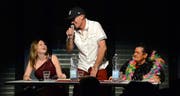 Unterhaltsame Jury: Nadine Fenk als Sylvie Meis (von links), Bernhard Keller als Dieter Bohlen und Irene Tescari als Bruce Darnell. (Bilder: Corinne Hanselmann)