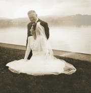 Das Hochzeitspaar vor der Abfahrt in St. Niklausen.