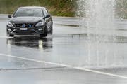 Die obligatorischen Fahrkurse kosten über 300 Franken pro Tag. (Bild: Jean-Christophe Bott/Keystone)