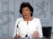 Laut der spanischen Regierungssprecherin Isabel Celaá will Madrid umstrittene Beschlüsse des Regionalparlaments in Barcelona beim Verfassungsgericht anfechten. (Bild: KEYSTONE/EPA EFE/J.J. GUILLEN)