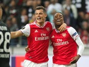 Granit Xhaka hier mit Joe Willock (Bild: KEYSTONE/EPA/ARMANDO BABANI)