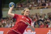 Trotz Niederlagen gibt es auch Positives bei der Schweizer Nati um Lisa Frey (Bild: Keystone)