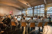 Die Musik Stettfurt-Matzingen unter der Leitung von Roland A. Huber führt den Matzingermarsch erstmals auf. (Bild: Andrea Stalder)