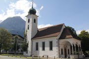 Die Kapelle Unterheiligkreuz in Altdorf erstrahlt nach der Renovation in neuem Glanz. (Bild: Paul Gwerder, Altdorf, 28. September 2019)