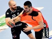 Der Schaffhauser Zarko Sesum (rechts) erzielte fünf Treffer im dritten Champions-League-Gruppenspiel der Kadetten in der laufenden Saison (Bild: KEYSTONE/WALTER BIERI)