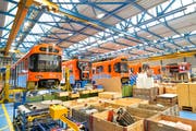 Blick in die Produktion im Stadler-Werk am Hauptsitz in Bussnang. (Bild: Donato Caspari, 12. August 2019)