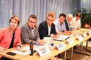 Das Wil-West-Podium mit Brigitte Häberli, Stefan Mühlemann, Josef Gämperle, Alex Granato, Guido Grütter und Marc Rüdisüli. (Bild: Christof Lampart)