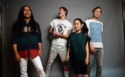 Manche nennen sie die beste Band der Welt: Deerhoof aus San Francisco treten morgen in St.Gallen auf. Bild: PD