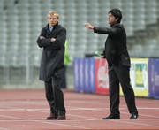 Der Assistent sagt, wo es lang geht: Jogi Löw (rechts) im Jahr 2005 neben seinem Chef Jürgen Klinsmann (Bild: key).