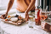 Apéros mit wenig Fleisch: Die Empfehlung des Bundes kommt nicht gut an. (Bild: Shutterstock)