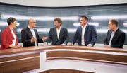 Von links: Barbara Gysi (SP), Nicolo Paganini (CVP), Tagblatt-Chefredaktor Stefan Schmid (Moderation), Marcel Dobler (FDP), Lukas Reimann (SVP).Bild: Ralph Ribi
