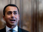 Die Mitglieder der Fünf-Sterne-Bewegung haben mehrheitlich für eine Koalition mit den Sozialdemokraten gestimmt. Das sagte Parteichef Luigi Di Maio. Damit ist eine entscheidende Hürde für die Bildung einer neuen Regierung genommen. (Bild: KEYSTONE/AP ANSA/ANGELO CARCONI)