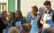 «Greentopf» bei Saxbooks: Franziska Stöckli neben June, Melissa, Joël und Nicolas.Bild: Dieter Langhart