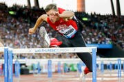 Simon Ehammer über 110 m Hürden bei Weltklasse Zürich. (Bild: Marc Schumacher/Freshfocus)