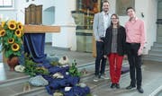 Sie bringen frischen Wind in die Seelsorgeeinheit; Elias Schönenberger, Anna und Alexander Michel (von links). Bild: Franz Steiner