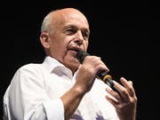 Bundespräsident Ueli Maurer lancierte den dritten Schweizer Digitaltag in Bern. An zwölf Standorten konnten rund 300 Gratisaktivitäten besucht werden. (Bild: KEYSTONE/ANTHONY ANEX)