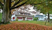 Die Visiere standen schon vor einem Jahr: Der alte Kindergarten an der Thomas-Bornhauser-Strasse 30 wird abgerissen. (Bild: Max Eichenberger)