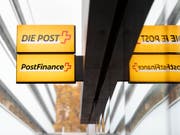 Der Druck auf das Zinsgeschäft von Postfinance hat in den vergangenen Jahren stark zugenommen. (Bild: KEYSTONE/GAETAN BALLY)