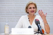 Die Zürcher FDP-Nationalrätin Doris Fiala während einer Medienkonferenz. Bild: Peter Klaunzer/Keystone (Bern, 3. Juni 2019)