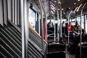 Sexuelle Handlungen in öffentlichen Verkehrsmitteln: Laut Polizei kein Einzelfall. (Bild: Sabrina Stübi)